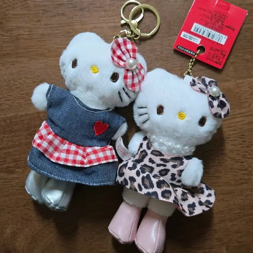 [BUNJANG] Hello Kitty Long Legs Keychain Doll / 원피스 롱다리 키티 키링 인형