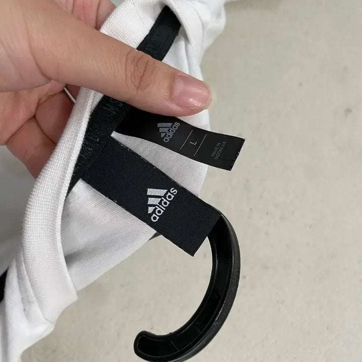 [BUNJANG] Adidas Round Short Sleeve T-shirt / L 아디다스 라운드 반팔티 B.5005