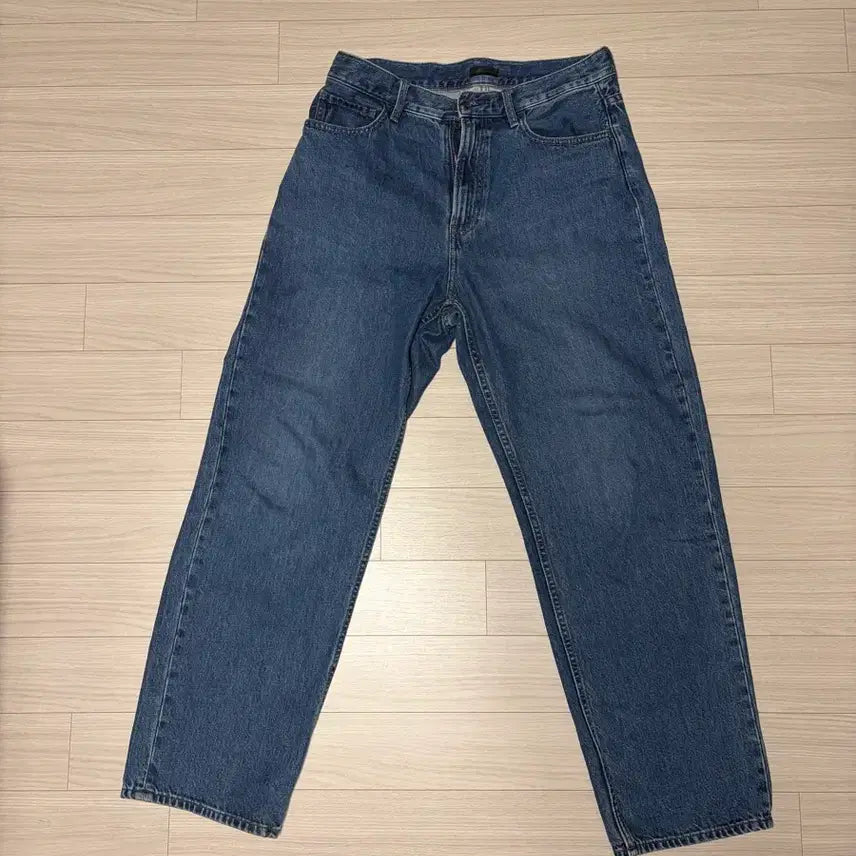 [BUNJANG] Uniqlo Wide Straight Denim Jeans / 유니클로 와이드 스트레이트 데님 31