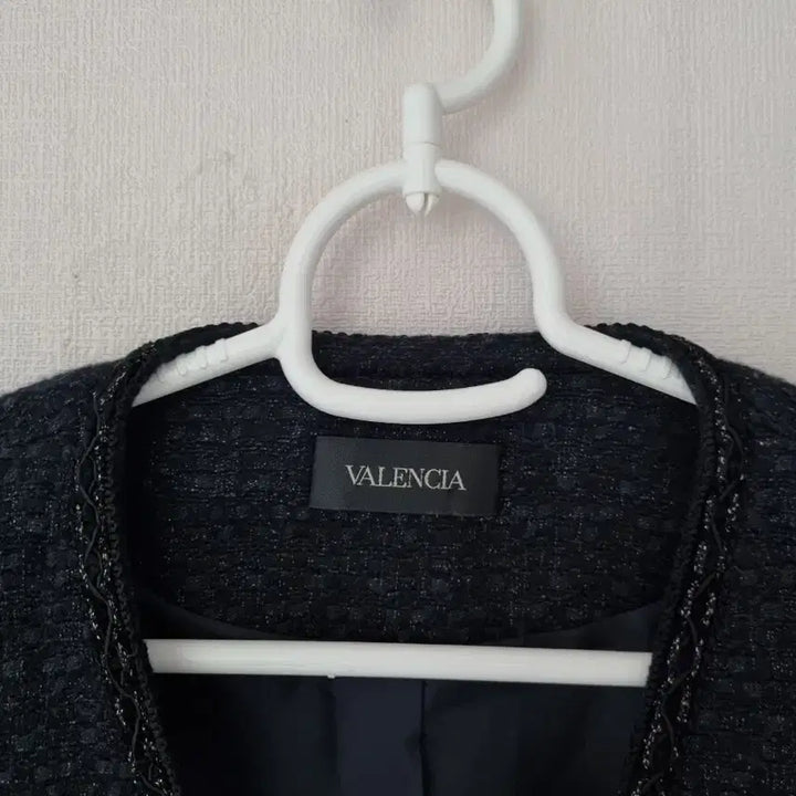 [BUNJANG] Valencia Tweed Collarless Jacket 55 / 발렌시아 트위드 노카라 자켓 55