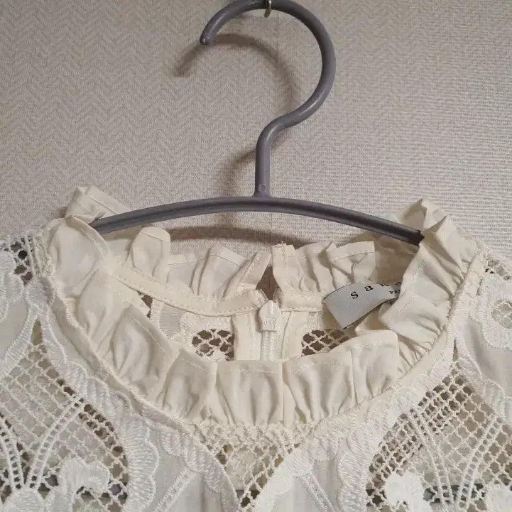 [BUNJANG] Sandro Lace Block Ribbed Top (Size 1) / 산드로 SANDRO 레이스 블록 골지 탑 1 사이즈  정품