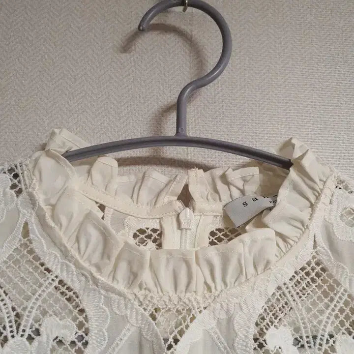 [BUNJANG] Sandro Lace Block Ribbed Top (Size 1) / 산드로 SANDRO 레이스 블록 골지 탑 1 사이즈  정품