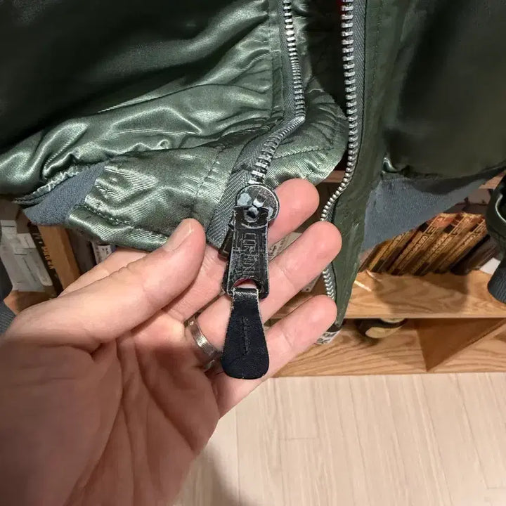 [BUNJANG] MA-1 Bomber Jacket / 카키색 MA-1 항공점퍼