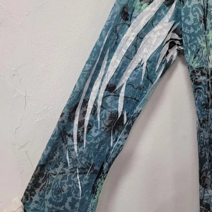 [BUNJANG] Flower Fairy V-Neck Long Blouse / 플라워 페어리 브이넥 롱 블라우스