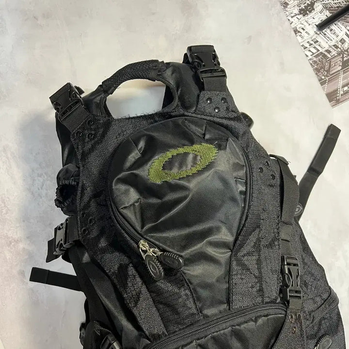 [BUNJANG] Oakley Icon Tactical Backpack / 오클리 아이콘 택티컬 백팩