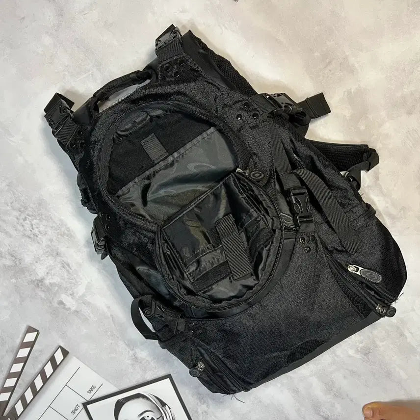 [BUNJANG] Oakley Icon Tactical Backpack / 오클리 아이콘 택티컬 백팩