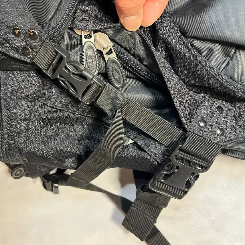 [BUNJANG] Oakley Icon Tactical Backpack / 오클리 아이콘 택티컬 백팩
