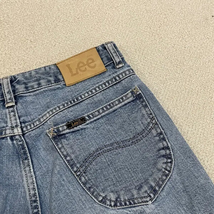 [BUNJANG] LEE Straight Jeans Light Blue N.3053 / 30 LEE 일자 청바지 연청 N.3053