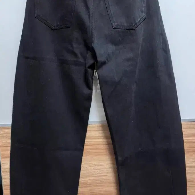 [SOLD OUT] 렉토 하이라이즈 커브드 레그 진