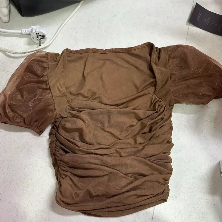 [BUNJANG] Brown Ruffle Blouse / 새상품 브라운 셔링 블라우스