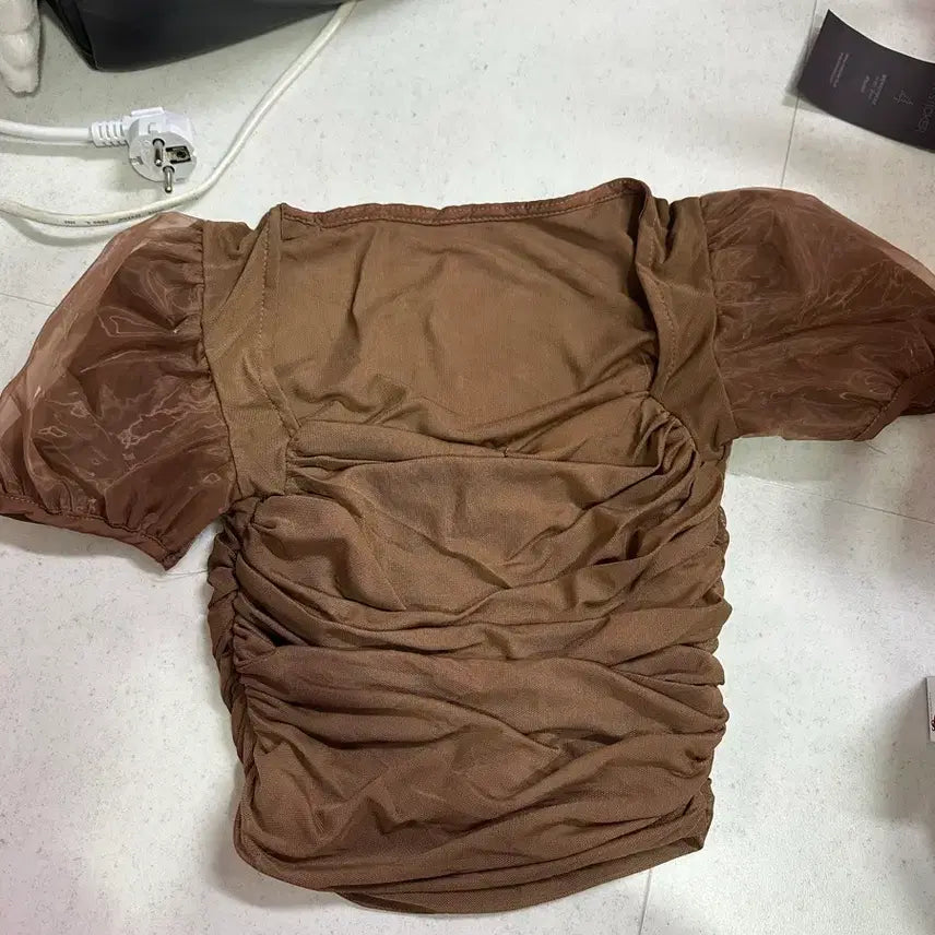 [BUNJANG] Brown Ruffle Blouse / 새상품 브라운 셔링 블라우스