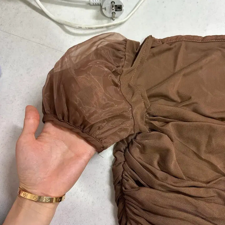 [BUNJANG] Brown Ruffle Blouse / 새상품 브라운 셔링 블라우스