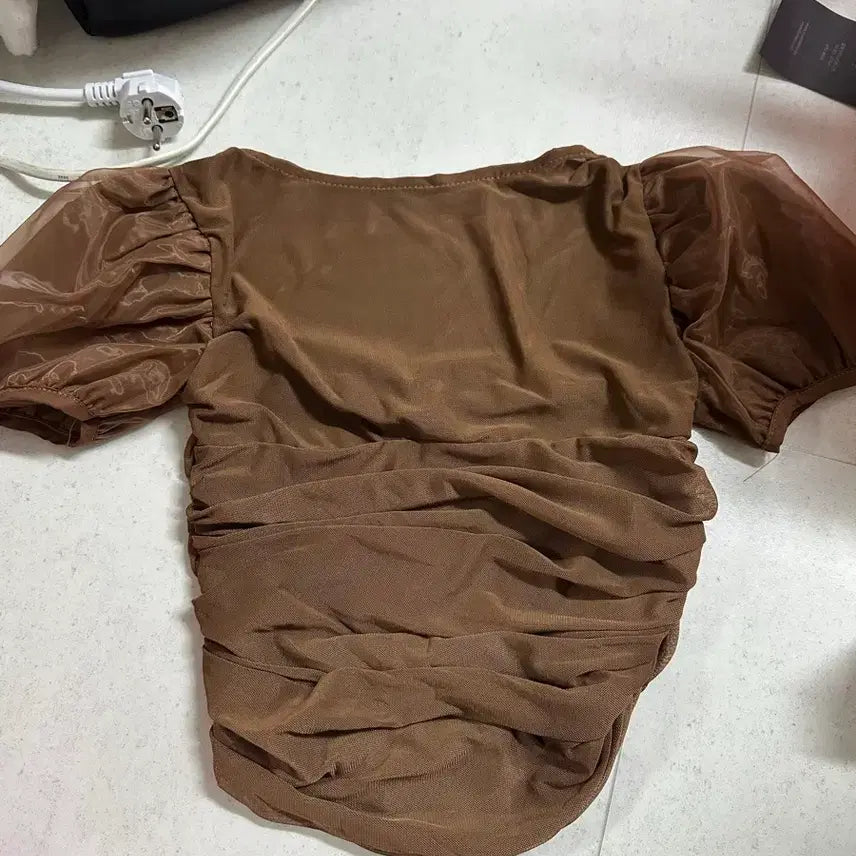 [BUNJANG] Brown Ruffle Blouse / 새상품 브라운 셔링 블라우스
