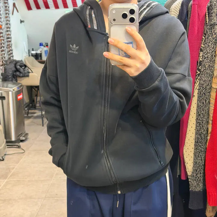 [BUNJANG] Adidas Black Hooded Zip-up Jacket / [NO.9] 아디다스 검은색 후드집업