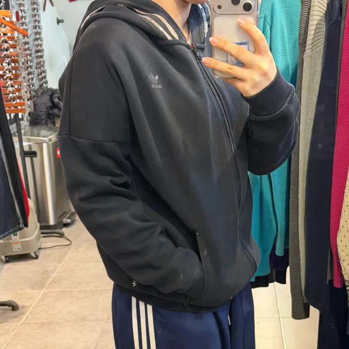 [BUNJANG] Adidas Black Hooded Zip-up Jacket / [NO.9] 아디다스 검은색 후드집업