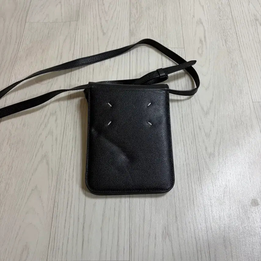 [BUNJANG] Maison Margiela Accordion Black Leather Crossbody Bag / 메종 마르지엘라 아코디언 블랙 가죽 크로스백, 보증서