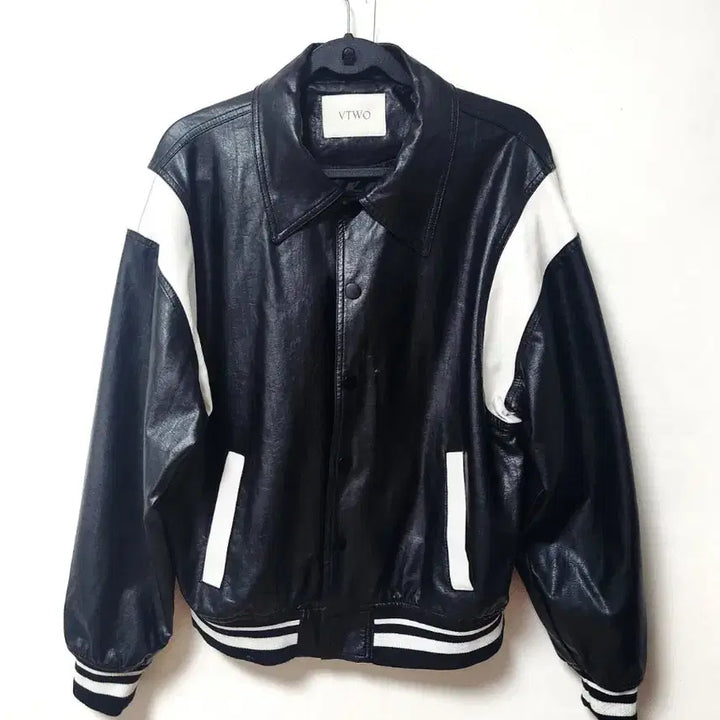 [BUNJANG] VTWO Black Leather Stadium Jacket / VTWO 블랙 레더 배색 스타디움 자켓