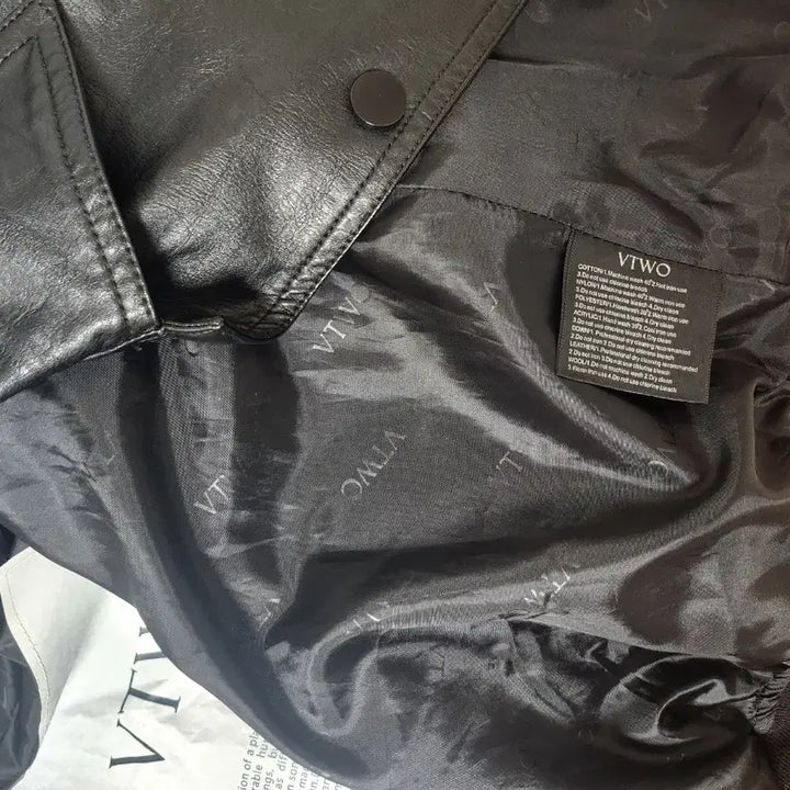 [BUNJANG] VTWO Black Leather Stadium Jacket / VTWO 블랙 레더 배색 스타디움 자켓