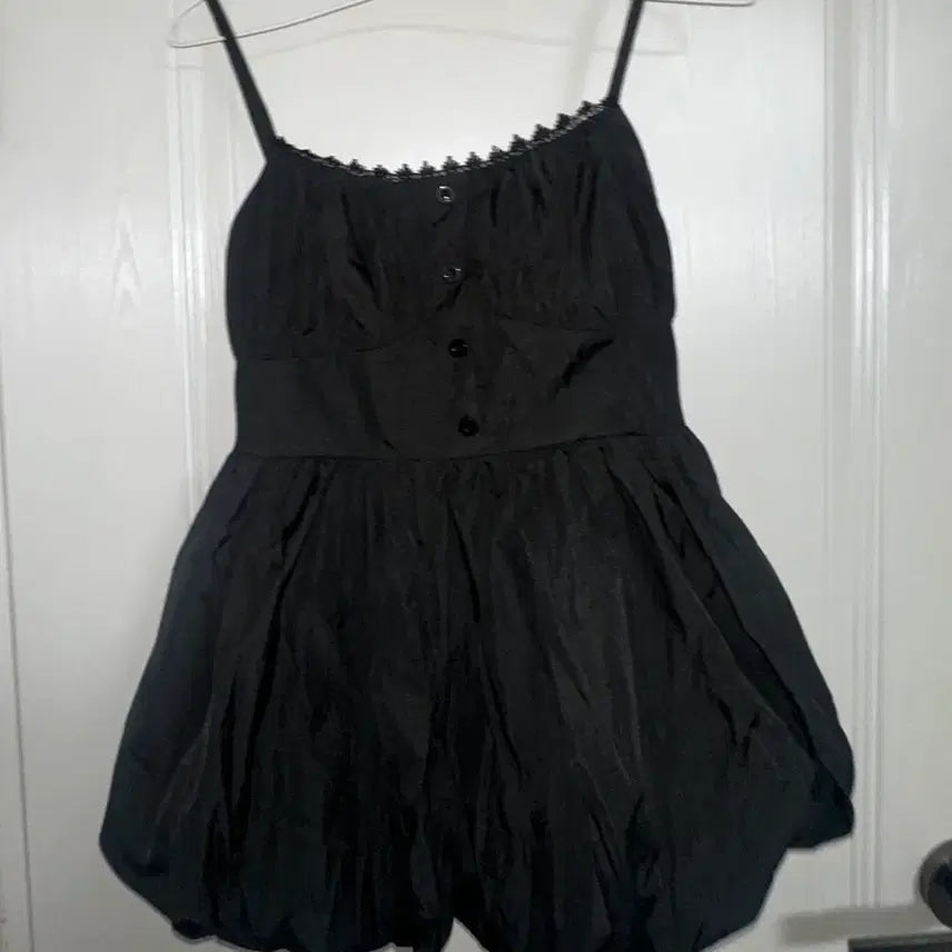 [BUNJANG] Black Shirring Sleeveless Top / 블랙 셔링 슬리브리스 탑