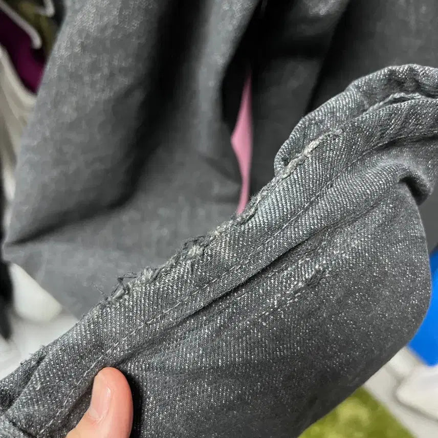 [BUNJANG] COS Relaxed Wide Fit Black Denim Pants / COS 코스 릴렉스드 와이드 핏 흑청 데님 팬츠