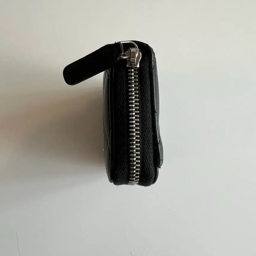 [SOLD OUT] 샤넬 블랙 램스킨 클래식 은장CC 지퍼 카드지갑(정품)