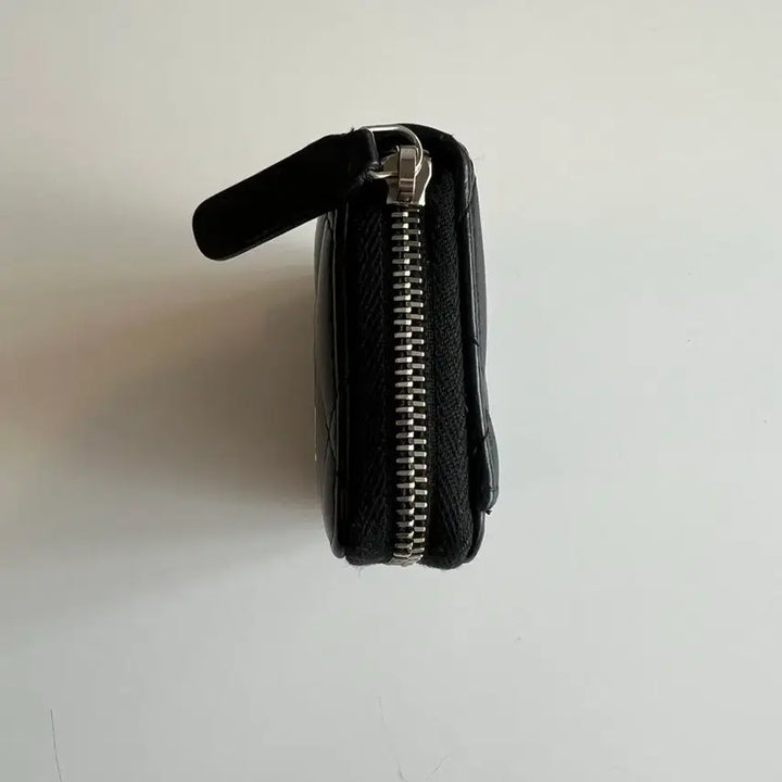 [SOLD OUT] 샤넬 블랙 램스킨 클래식 은장CC 지퍼 카드지갑(정품)