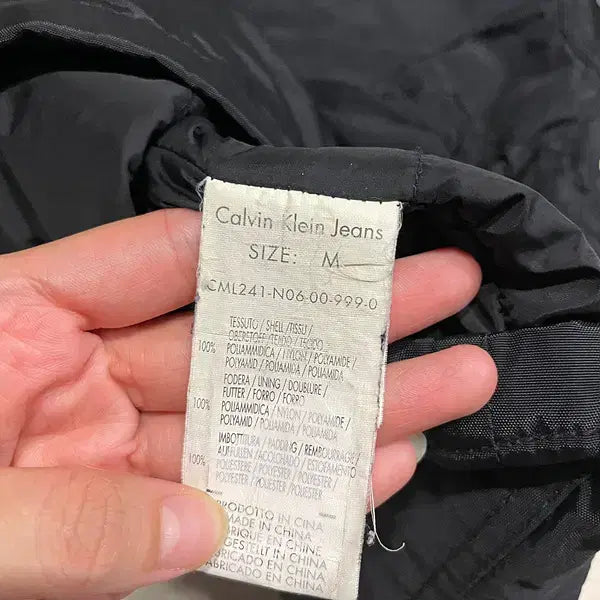 [BUNJANG] Calvin Klein Windbreaker Jacket / M 캘빈클라인 바람막이 자켓 B.2332