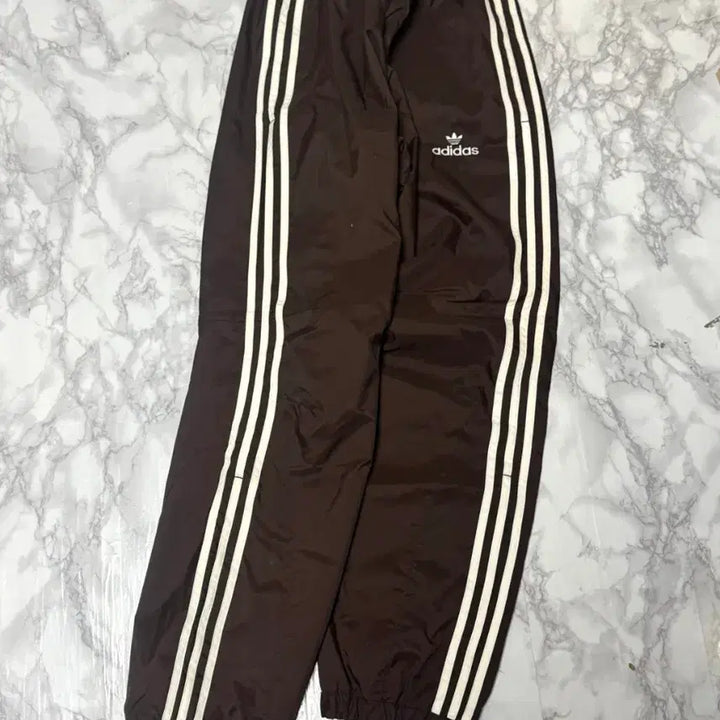 [BUNJANG] Adidas Brown Track Pants / 아디다스 삼선 브라운 트랙팬츠 바람막이 바지