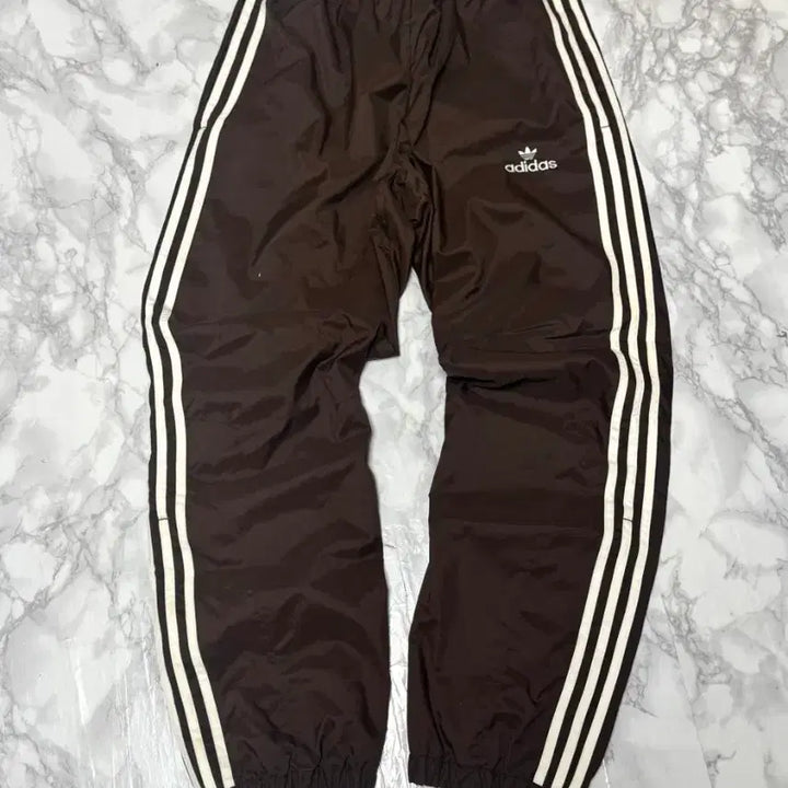 [BUNJANG] Adidas Brown Track Pants / 아디다스 삼선 브라운 트랙팬츠 바람막이 바지