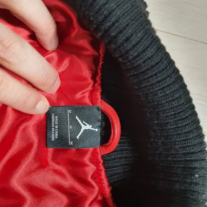 [BUNJANG] Jordan Black/Red Varsity Jacket (M) - Leather / 조던 블랙/레드 바시티 자켓 M (100~105) 소가죽