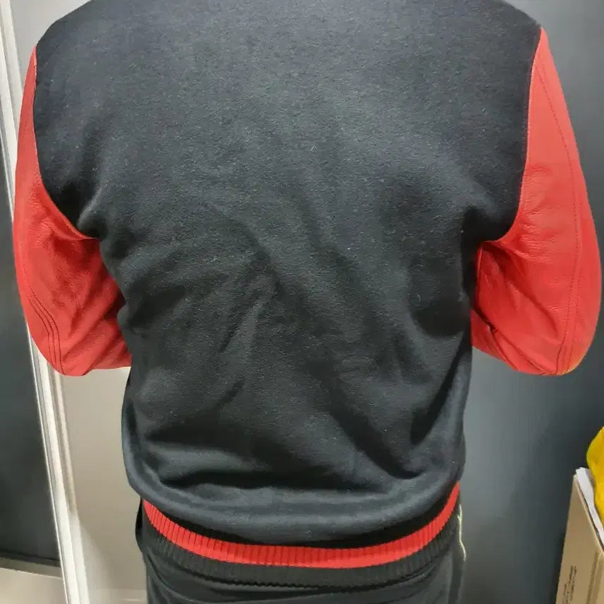 [BUNJANG] Jordan Black/Red Varsity Jacket (M) - Leather / 조던 블랙/레드 바시티 자켓 M (100~105) 소가죽