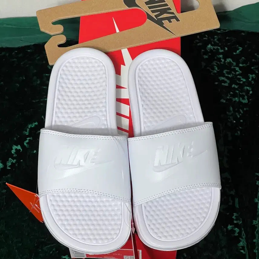 [BUNJANG] Nike Benassi JDI White Slippers (230/240/250) / 여성용 (매장정품 새상품)나이키 베나시JDI(230/240/250사이즈