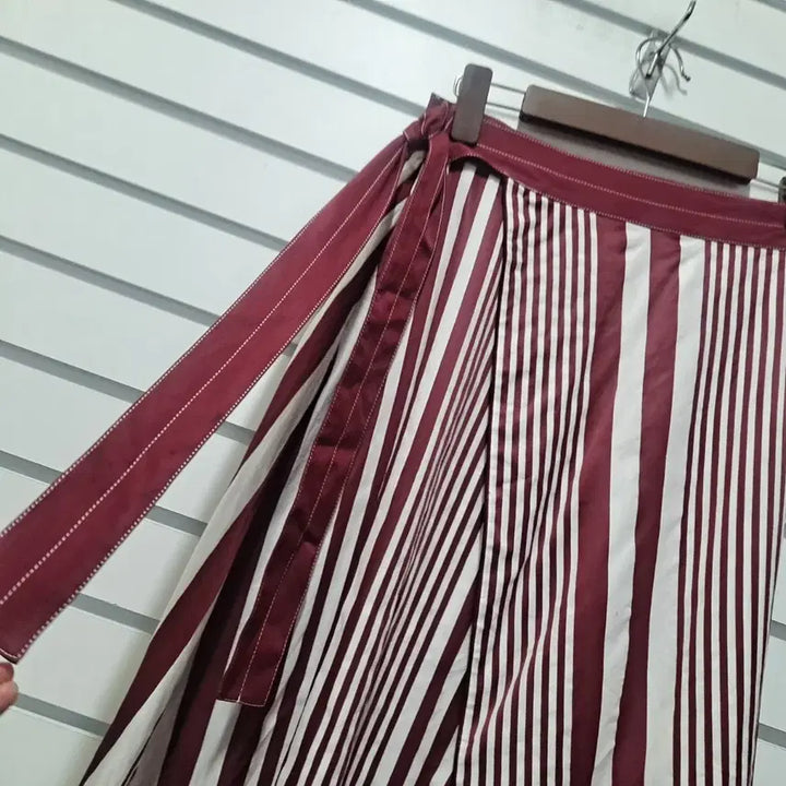 [BUNJANG] DECO Burgundy Stripe Silk Blend Wrap Skirt / DECO 버건디스트라이프 실크혼방 랩스커트26반/옷장꾸미기