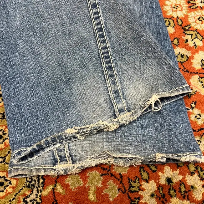 [BUNJANG] True Religion Joey Big T Bootcut Denim Pants / [32] 트루릴리전 조이 빅 티 부츠컷 플레어 데님 팬츠