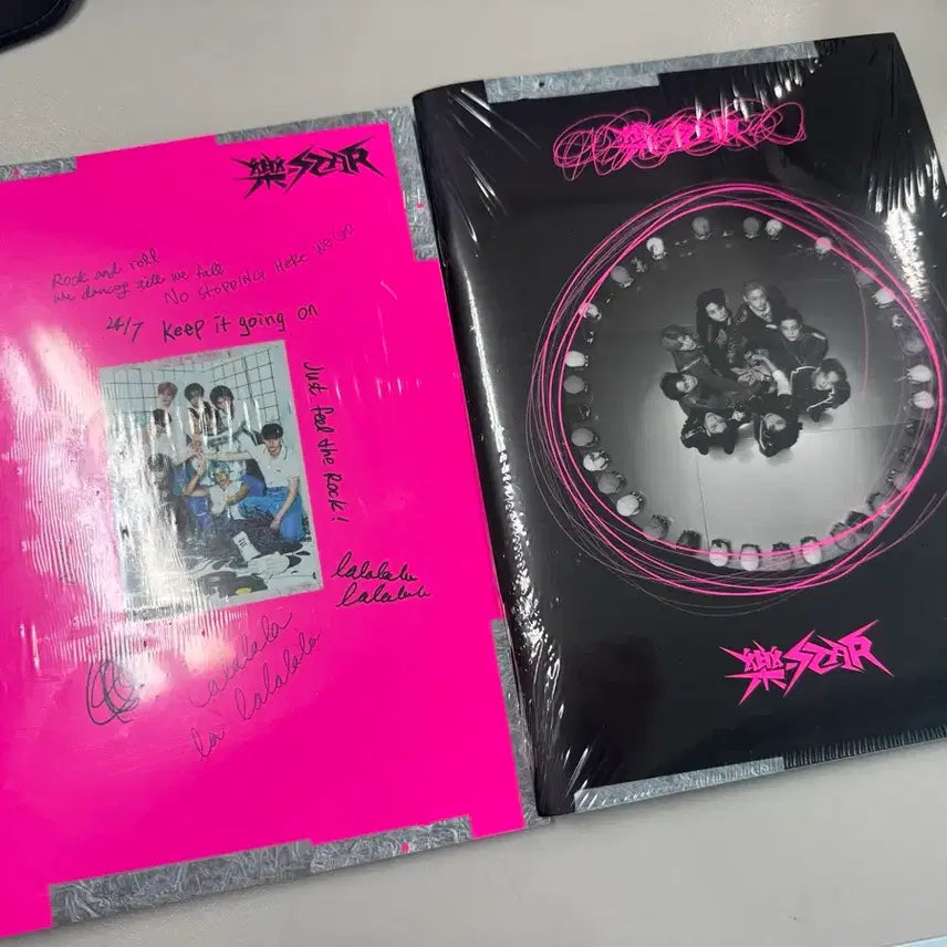 [BUNJANG] Stray Kids Rock-Star Mini Album (Standard Ver.) Bundle Set / 스트레이키즈 스키즈 락스타 미니8집 일반판 앨범 2종세트 미개봉 새상품