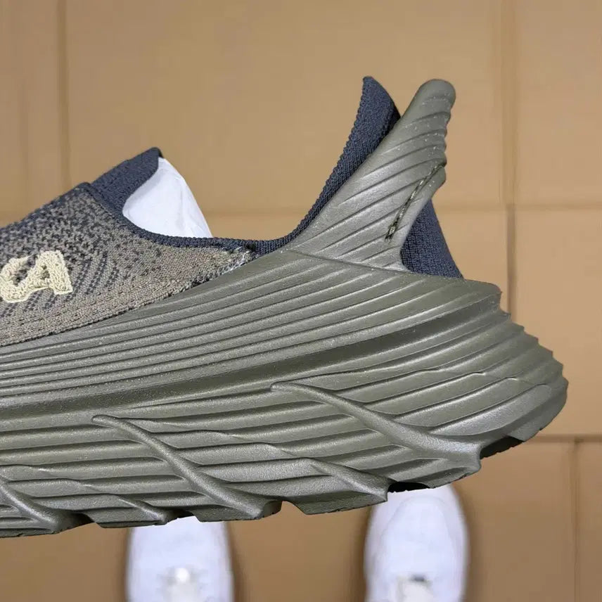 [BUNJANG] Hoka Restore TC Deep Olive Hiking &amp; Trekking Shoes / 호카 리스토어 TC 딥 올리브
