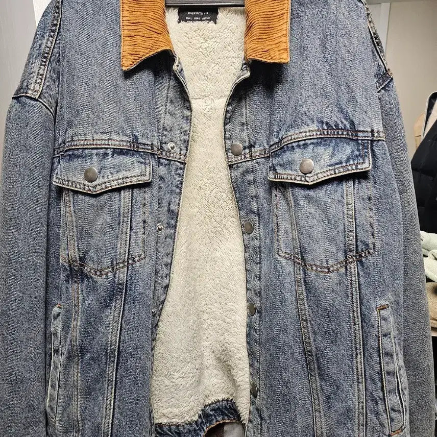 [BUNJANG] Bershka Denim Sherpa Jacket Corduroy Collar / 버쉬카 데님 뽀글이 자켓 코듀로이카라 오버핏105~110