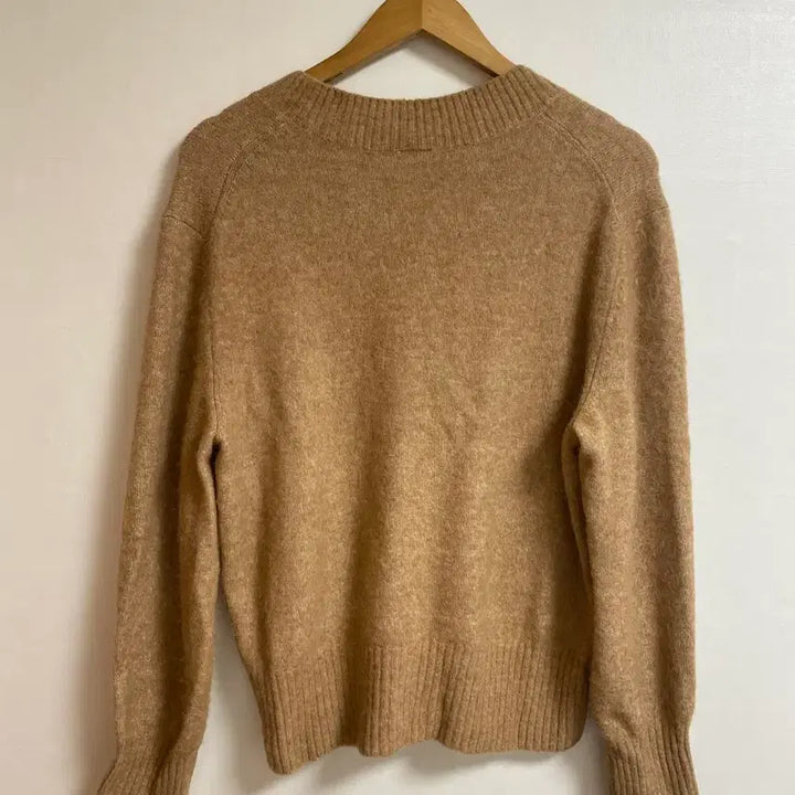 [SOLD OUT] 아르켓 알파카 울 브이넥 니트