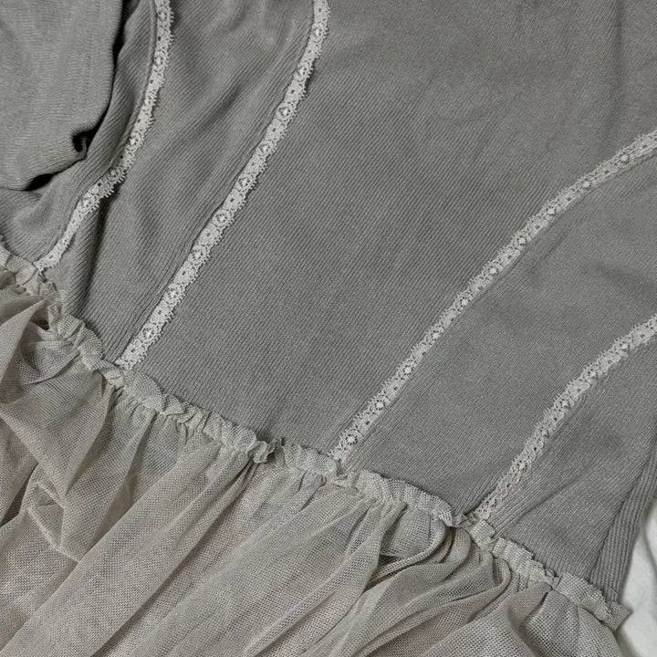 [BUNJANG] Flareup Layered Lace Frill Long Sleeve T-shirt Grey / 플레어업 레이어드 레이스 프릴 롱슬리브 긴팔 티셔츠 그레이