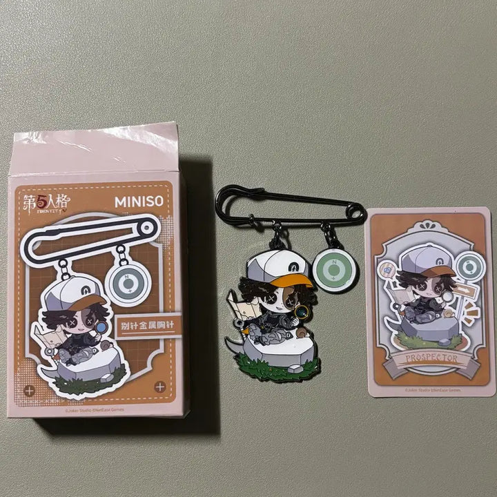 [SOLD OUT] 제5인격 미니소 콜라보 탐사원 뱃지