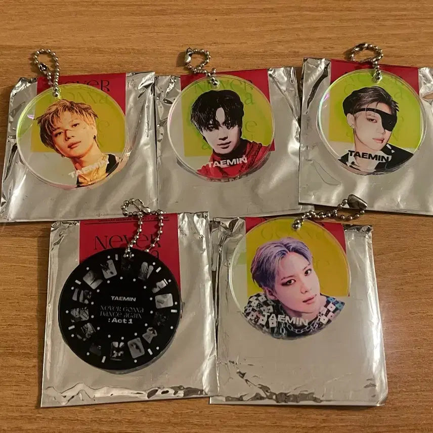 [BUNJANG] SHINee Taemin NGDA ACT1 Random Keyring Bundle Set / [일괄] 샤이니 태민 NGDA ACT1 랜덤 키링