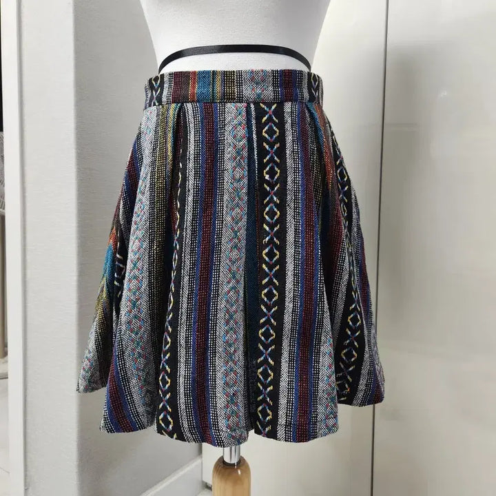 [BUNJANG] Patterned Thick Skirt / (새상품)도톰한 패턴 스커트 치마