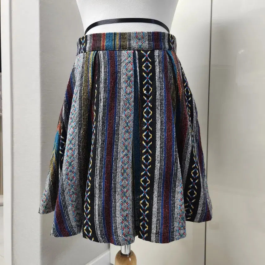 [BUNJANG] Patterned Thick Skirt / (새상품)도톰한 패턴 스커트 치마