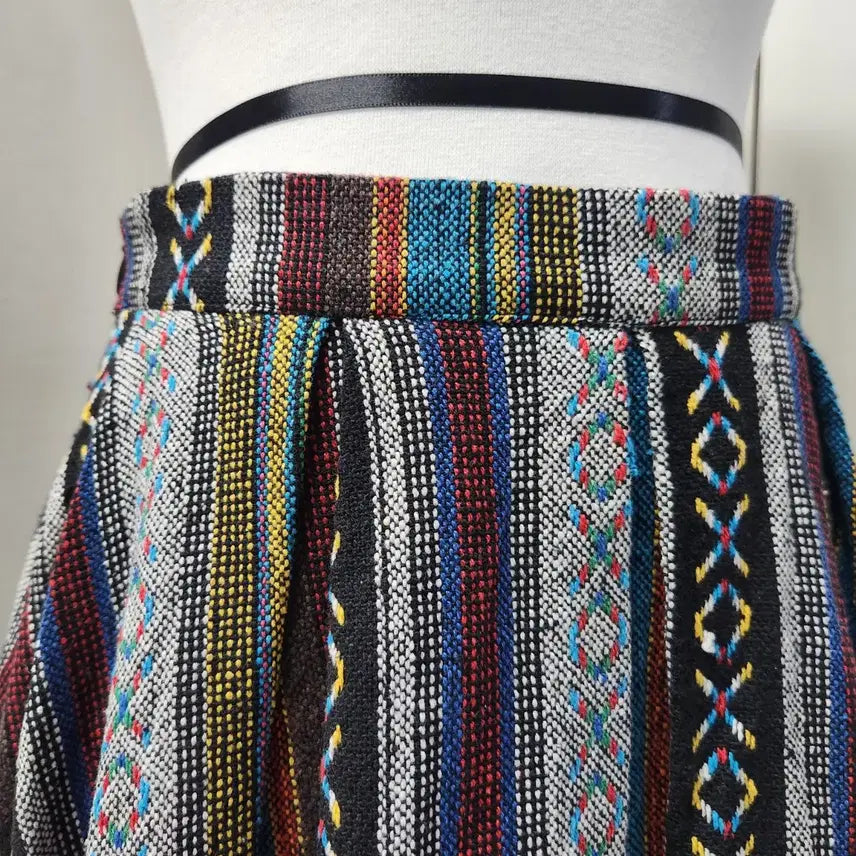 [BUNJANG] Patterned Thick Skirt / (새상품)도톰한 패턴 스커트 치마
