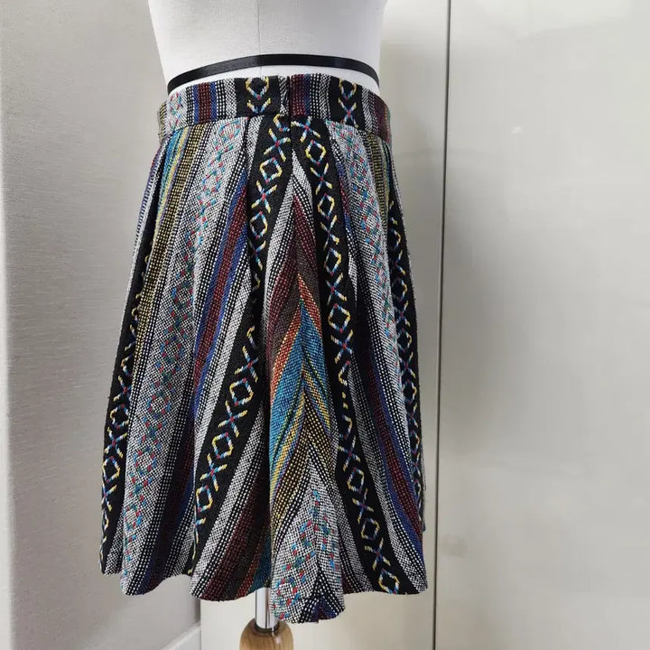 [BUNJANG] Patterned Thick Skirt / (새상품)도톰한 패턴 스커트 치마