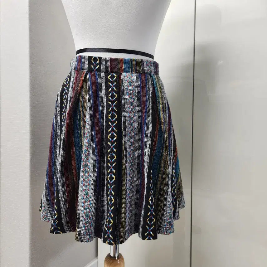 [BUNJANG] Patterned Thick Skirt / (새상품)도톰한 패턴 스커트 치마