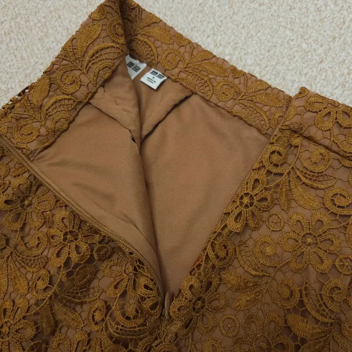 [BUNJANG] Uniqlo Lace Midi Skirt / (S)유니클로 여성 레이스 미디 스커트 L3W2628
