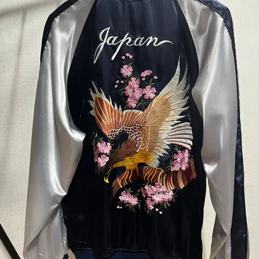 [BUNJANG] HUMBER Embroidered Souvenir Jacket / 험버 HUMBER 자수 스카잔 블루종 네이비