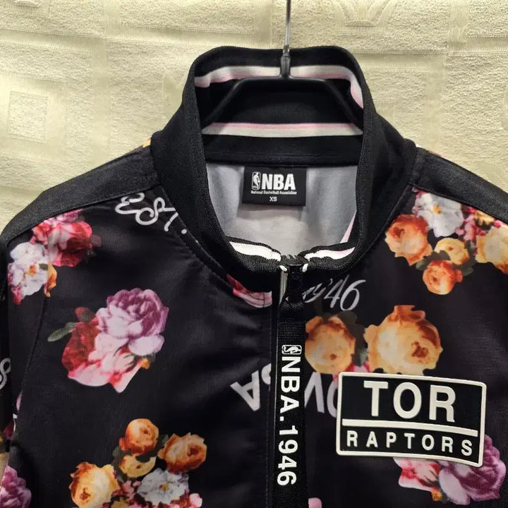 [BUNJANG] NBA Toronto Raptors Flower Jacket XS / NBA 토론토 랩터스 플라워 자켓 XS(44~55)