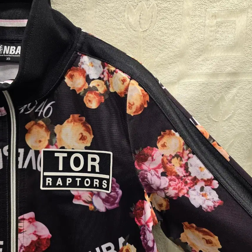 [BUNJANG] NBA Toronto Raptors Flower Jacket XS / NBA 토론토 랩터스 플라워 자켓 XS(44~55)
